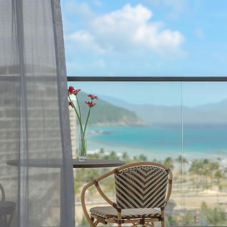 Aquamarine Beachfront Resort & Spa Кам Ран Екстериор снимка