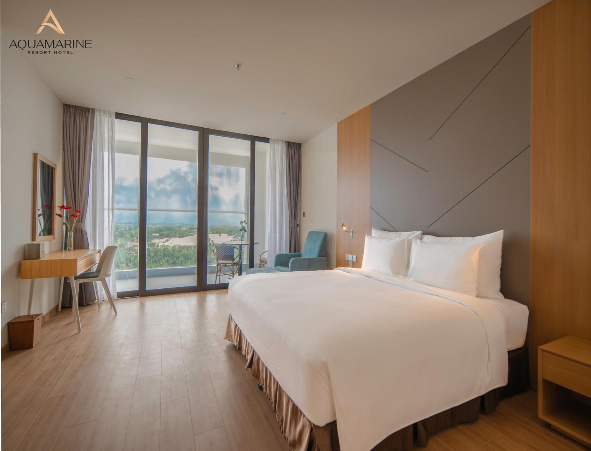 Aquamarine Beachfront Resort & Spa Кам Ран Екстериор снимка
