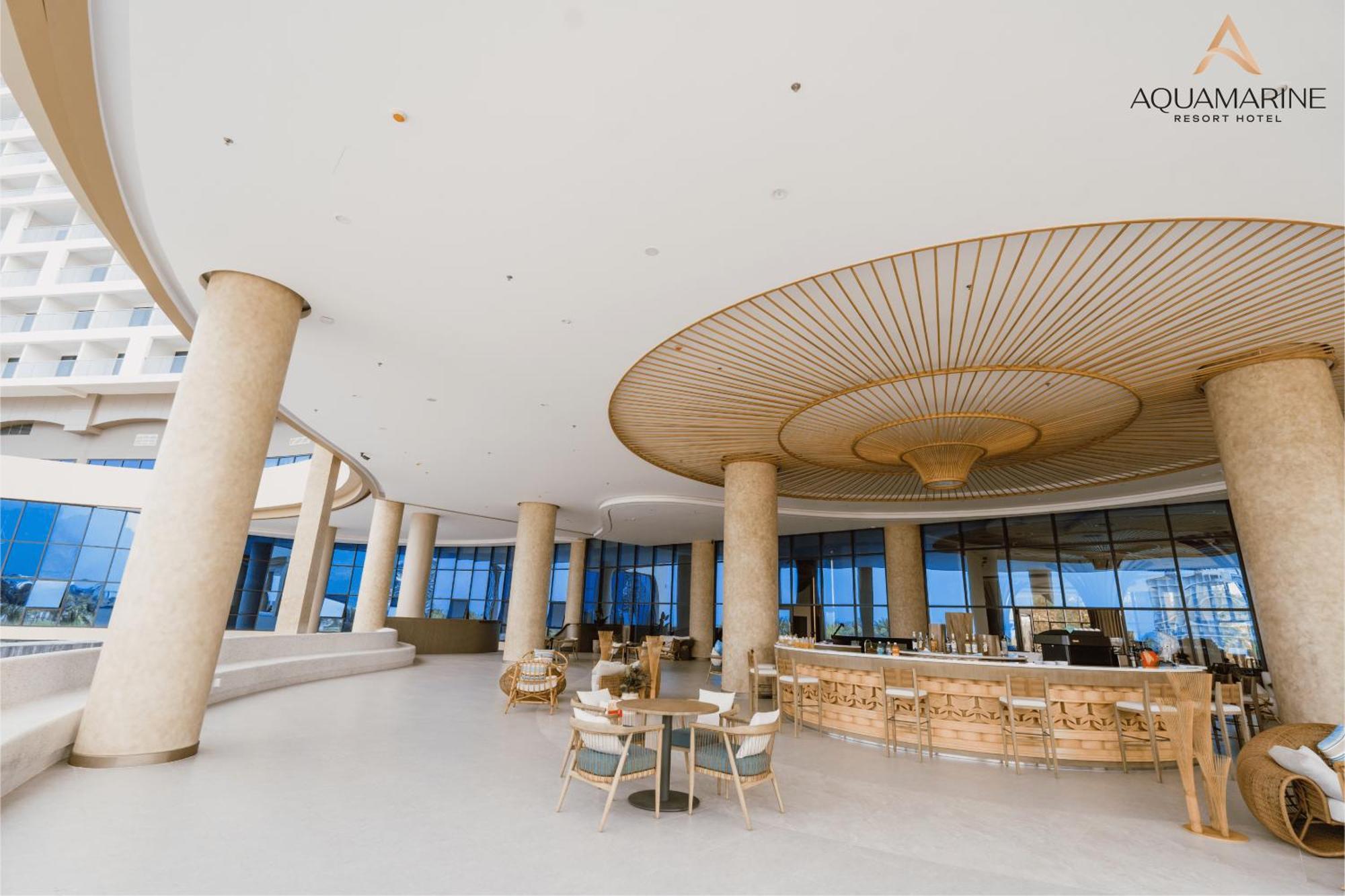 Aquamarine Beachfront Resort & Spa Кам Ран Екстериор снимка