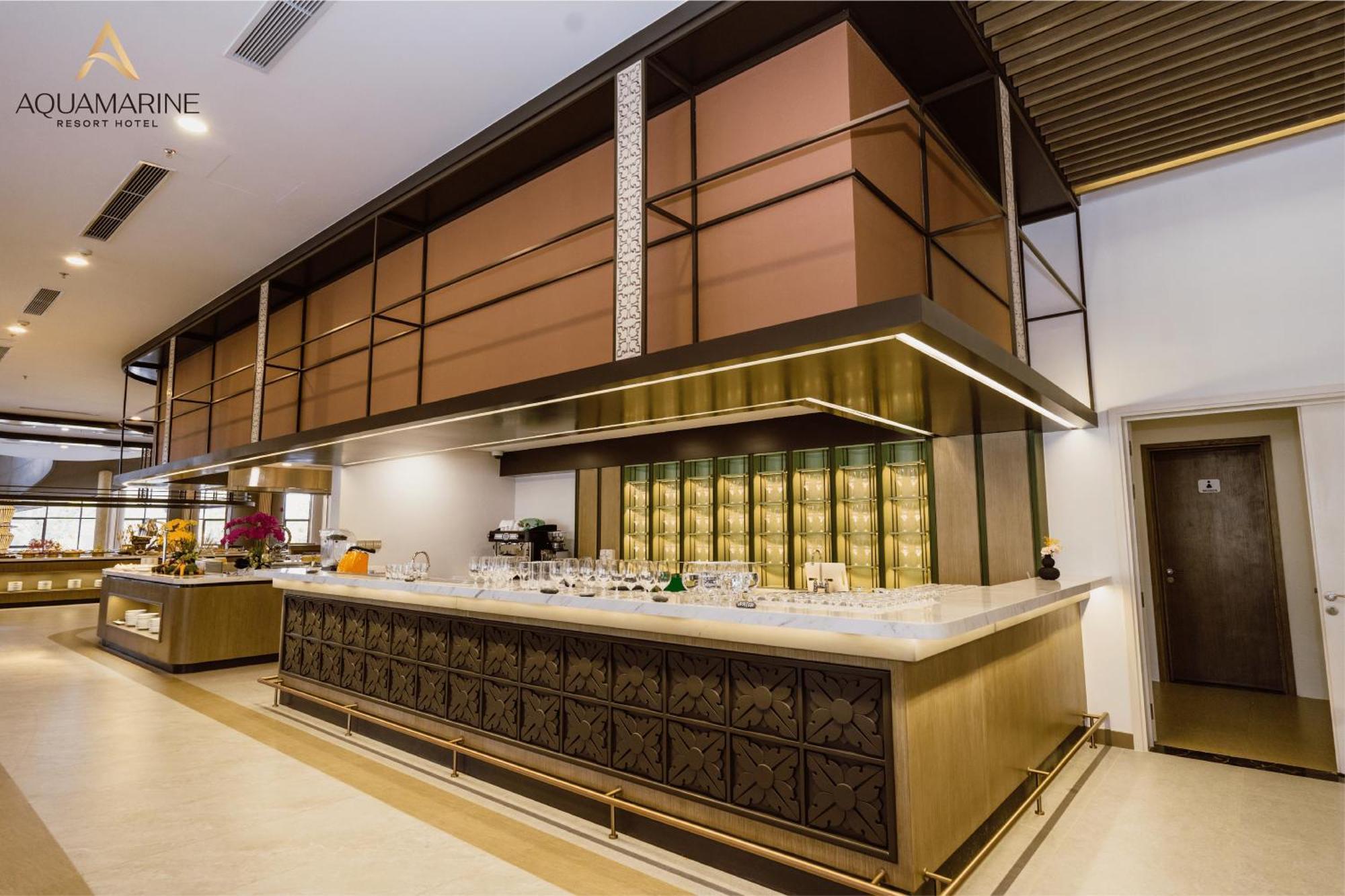 Aquamarine Beachfront Resort & Spa Кам Ран Екстериор снимка