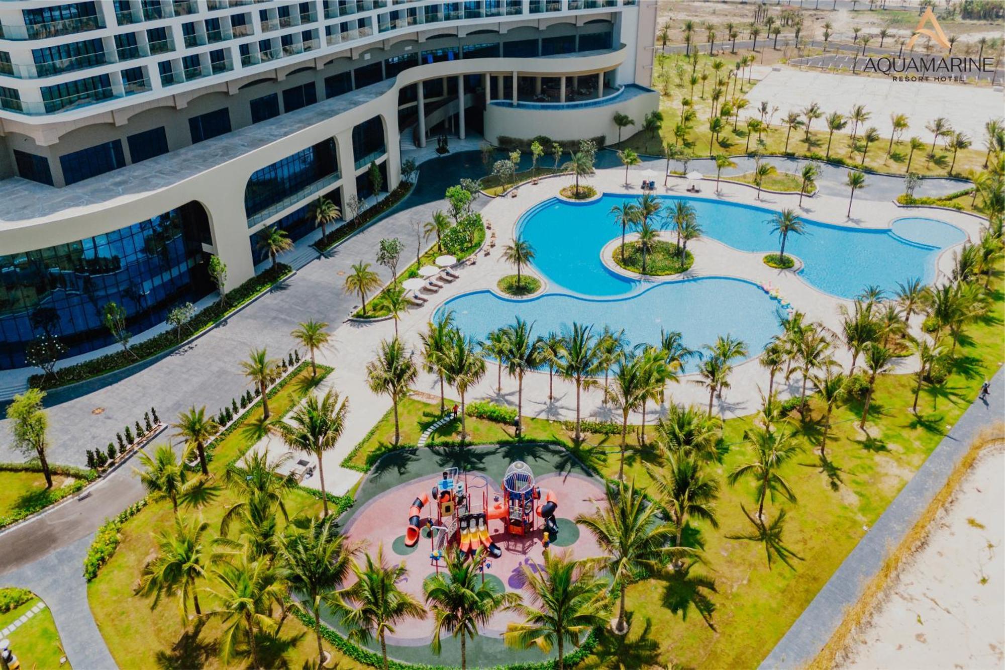 Aquamarine Beachfront Resort & Spa Кам Ран Екстериор снимка