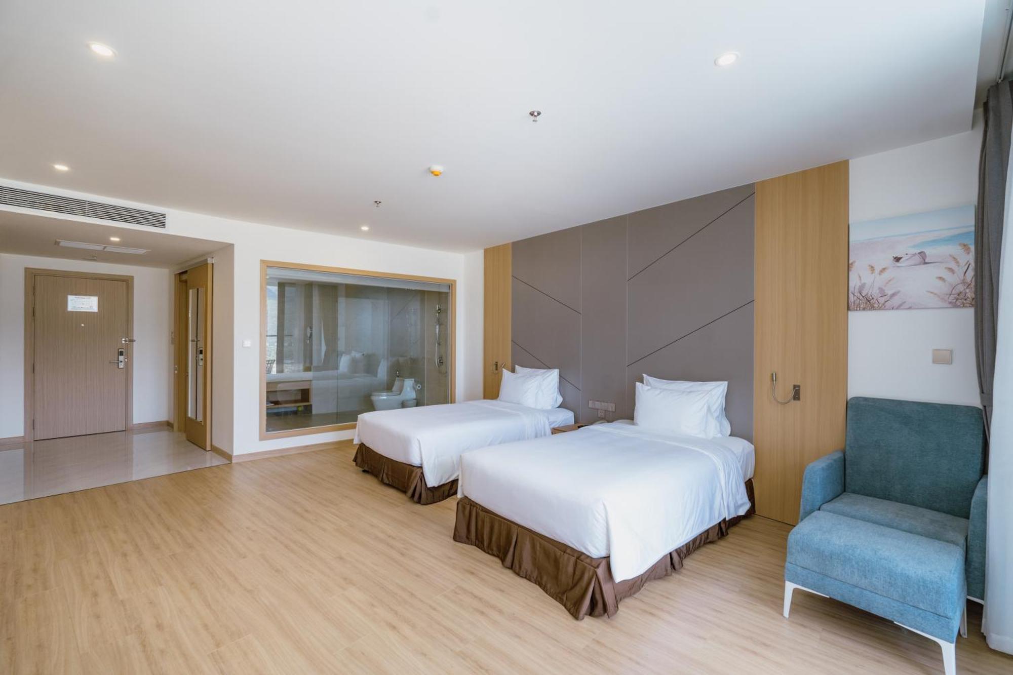 Aquamarine Beachfront Resort & Spa Кам Ран Екстериор снимка