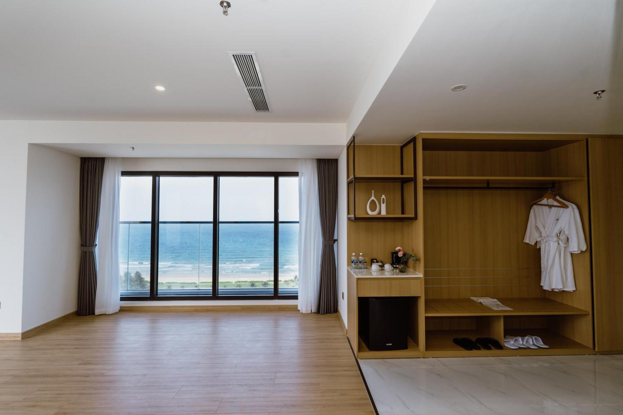 Aquamarine Beachfront Resort & Spa Кам Ран Екстериор снимка