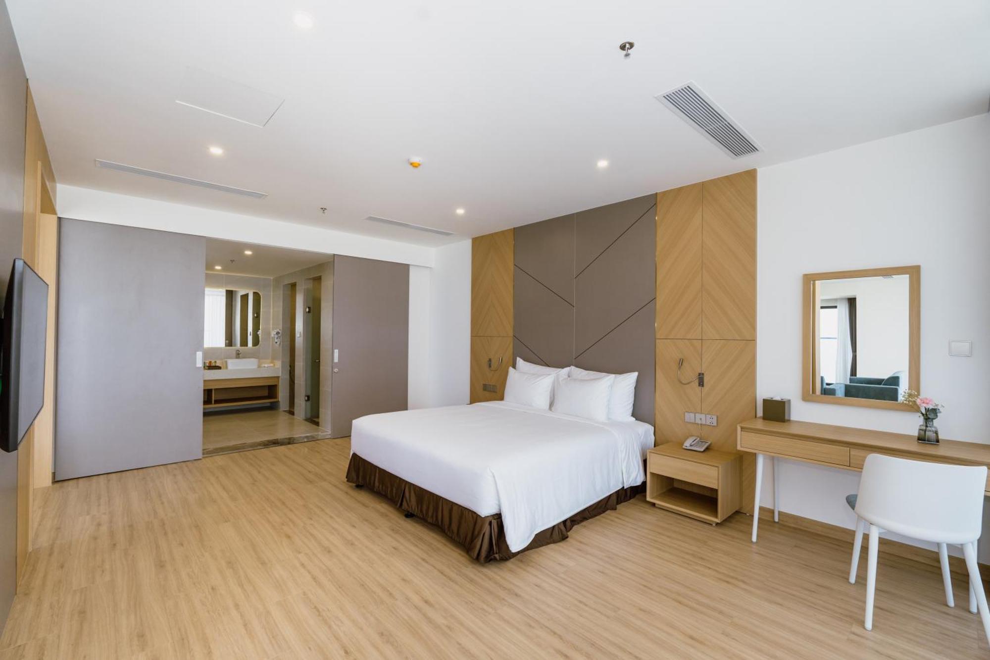 Aquamarine Beachfront Resort & Spa Кам Ран Екстериор снимка