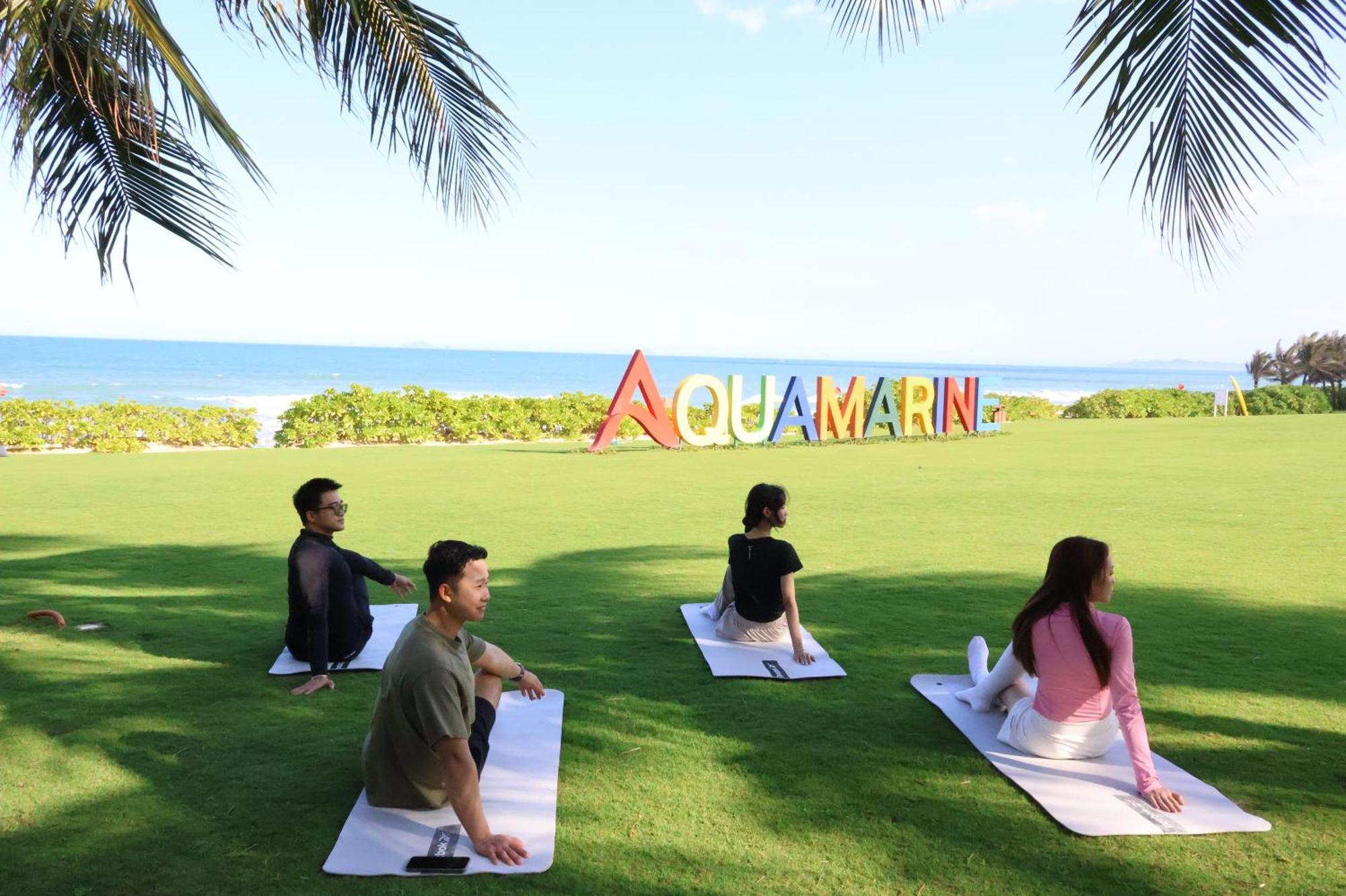 Aquamarine Beachfront Resort & Spa Кам Ран Екстериор снимка