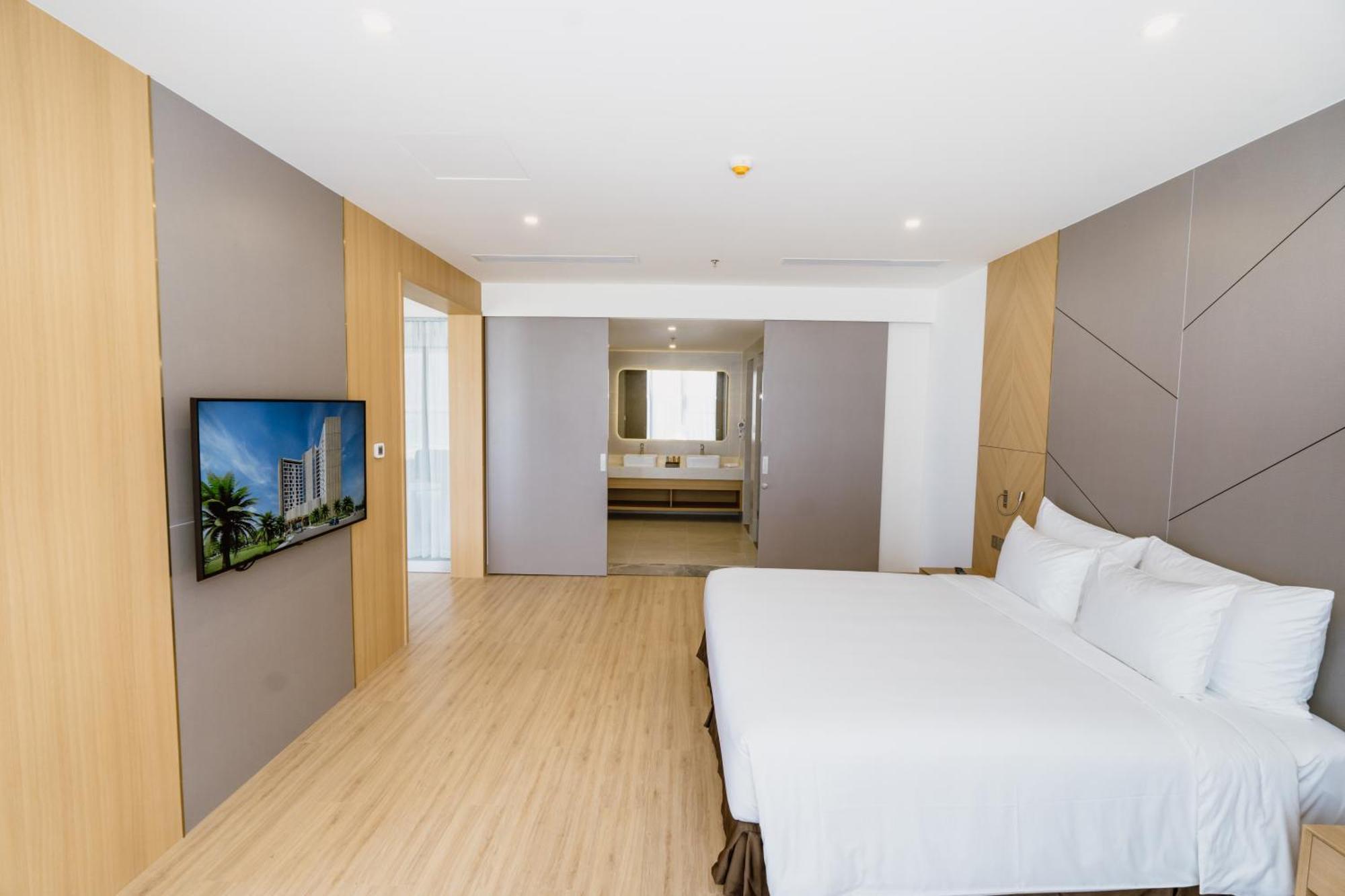 Aquamarine Beachfront Resort & Spa Кам Ран Екстериор снимка